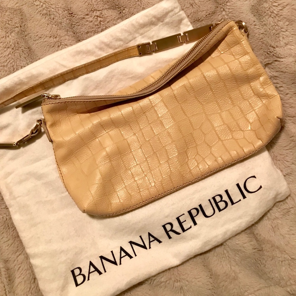 Banana Republic cream colored leather purse